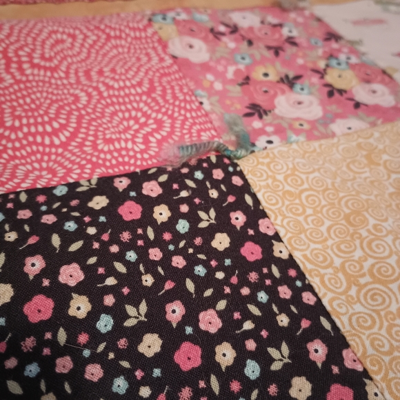 Beautiful pink backing quilt with yarn ties. - Picture 5 of 16